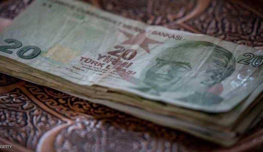 خسائر كبيرة لليرة التركية في يوم واحد