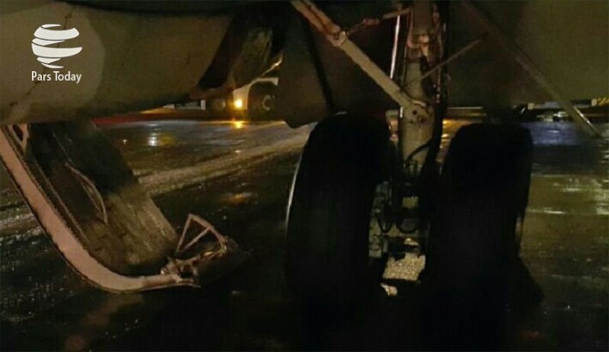 طائرة ايرانية تهبط بسلام رغم تمزق اطاراتها الثلاث