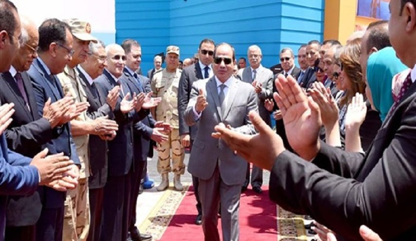 بالصور.. السيسي يفتتح مسجد وكاتدرائية العاصمة الإدارية