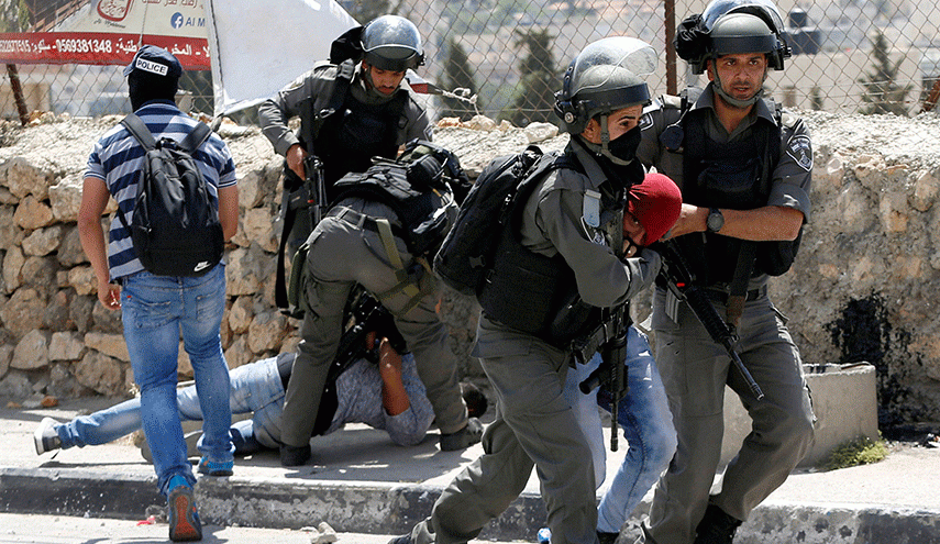 الاحتلال يعتقل 16 فلسطينيا من الضفة الغربية