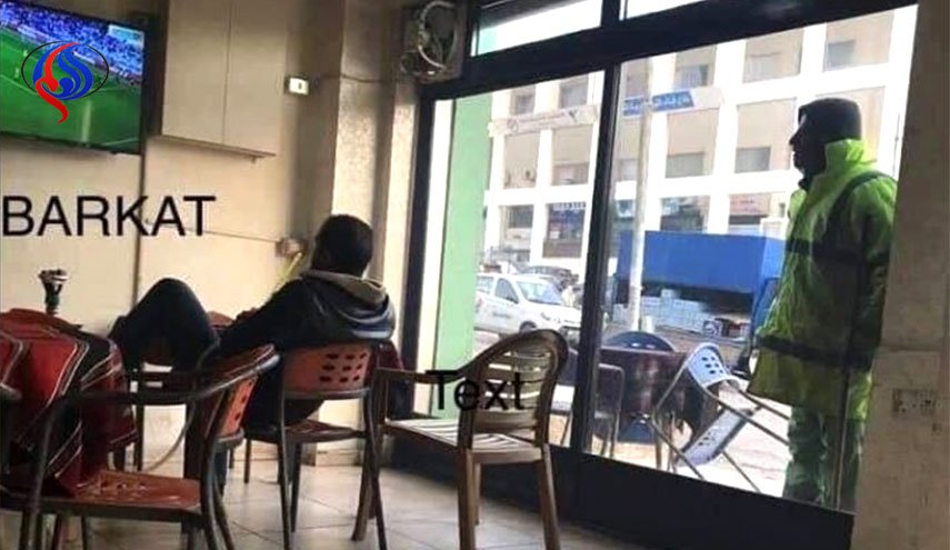 غافلگیری رفتگر وظیفه‌شناس اردنی در بازی تیم ملی کشورش و سوریه + عکس