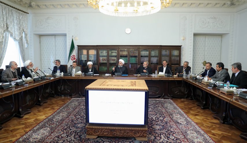 بانک مرکزی با بهره‌ گیری از تمام ابزارها، حقوق سپرده‌گذاران موسسات اعتباری را تضمین کند/ ضرورت مبارزه جدی و ریشه‌ای با موارد فساد اقتصادی