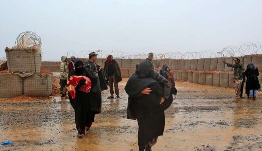 بالصورة... نازحة سورية تحرق نفسها و3 من أطفالها في مخيم الركبان لهذا السبب!
