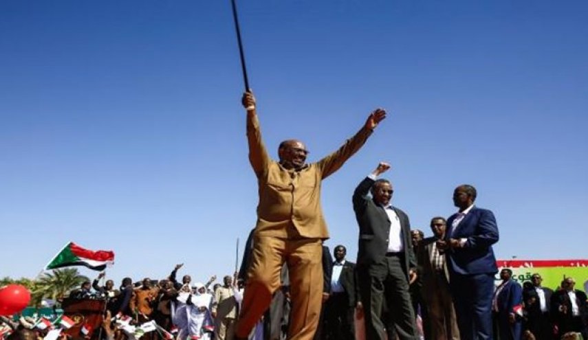 عمر البشیر: راه تغییر دولت انتخابات است نه آشوب و غارت