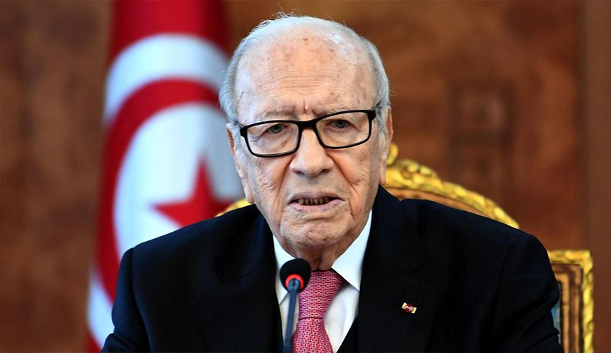 السبسي يدعو لتجنب مخاطر الإضراب العام