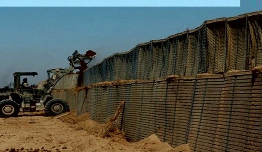 لیبی در مرز با مصر دیوار حایل می‌سازد 
