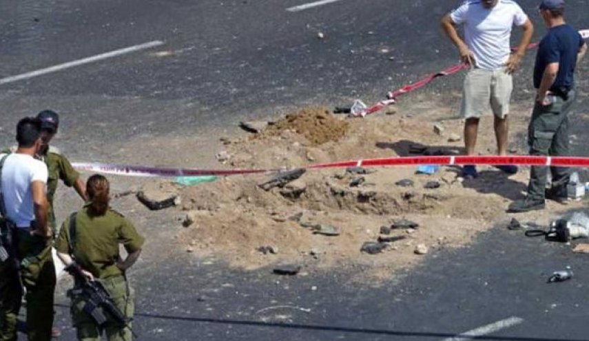 یک افسر صهیونیست بر اثر تیراندازی در جنوب غزه زخمی شد

