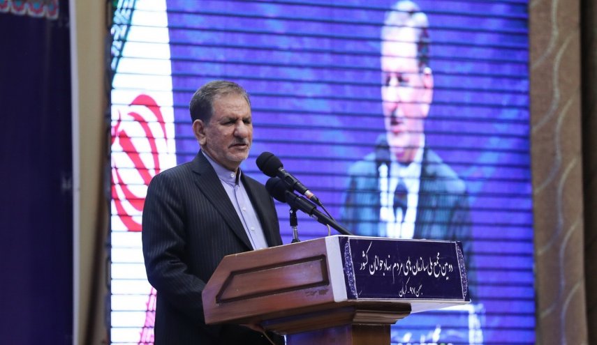 دست‌های بسیاری در کارند تا امید و اعتماد جوانان نسبت به آینده را کمرنگ کنند/سردار سلیمانی جان برکف‌ترین انسان کشور است