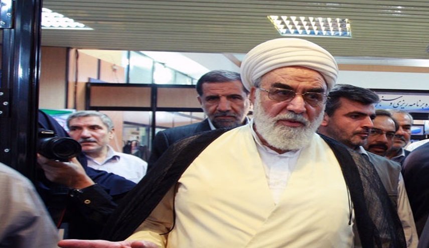 نماینده رهبر معظم انقلاب از «آیت‌الله حاج سیدجعفر کریمی» عیادت کرد