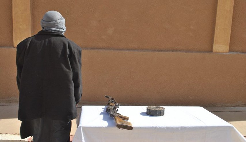 إرهابي يسلم نفسه للسلطات الجزائرية 