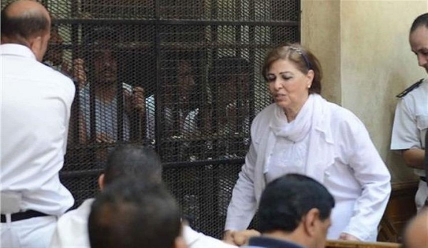 إنهيار سعاد الخولي نائب محافظ الإسكندرية بعد الحكم بسجنها