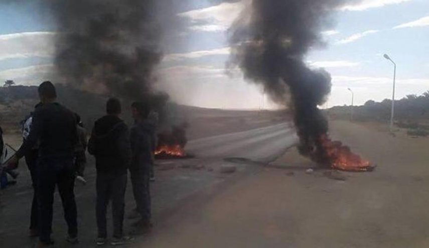 الجيش يطوق العاصمة الليبيه