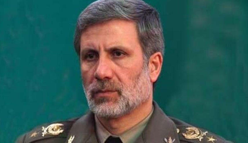 وزیر دفاع از اقدامات نیروهای مسلح در مناطق سیل زده خوزستان بازدید کرد