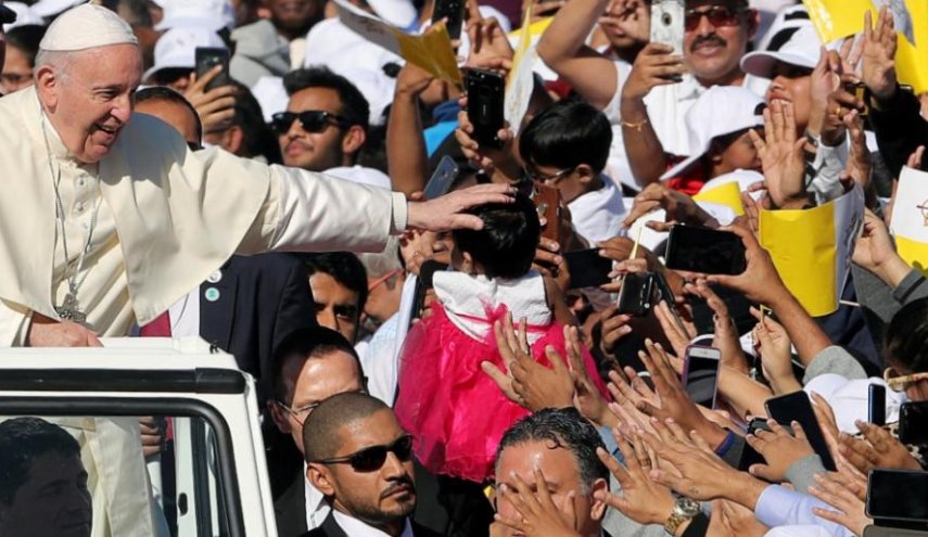 الإمارات تزور عدد المشاركين في قداس البابا