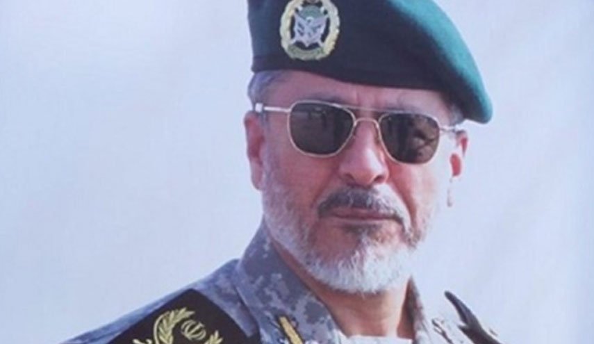 پاسخ دریادار سیاری به اظهارات برخی مقامات غربی در باره توان دفاع موشکی ایران/ برای دفاع از کشور از کسی اجازه نخواهیم گرفت