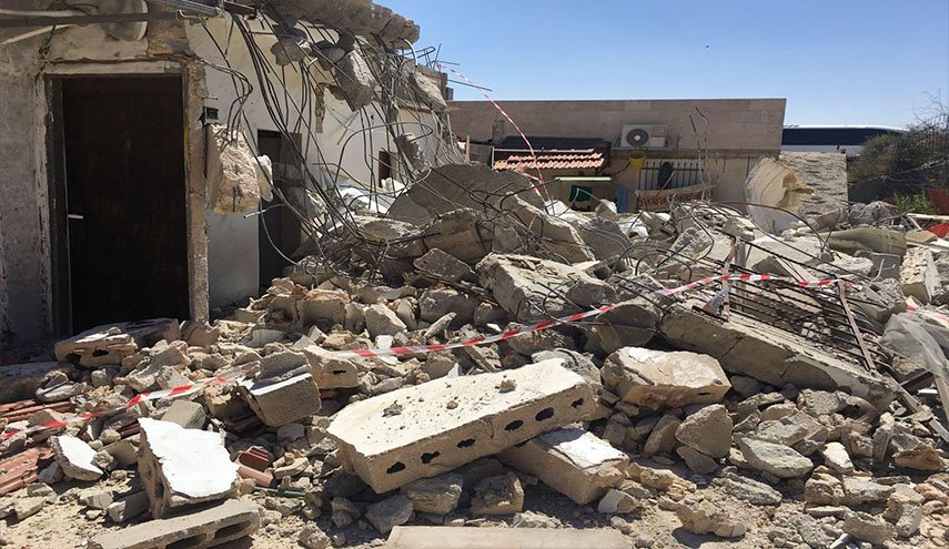 الاحتلال يجبر مقدسي في جبل المكبر على هدم منزله بيده