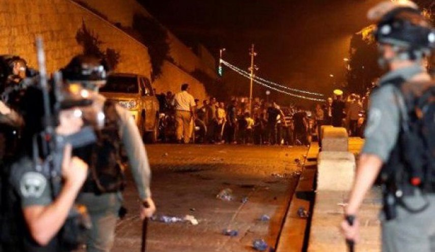 10 فلسطینی در حمله شامگاه صهیونیست‌ها به مسجدالاقصی زخمی شدند