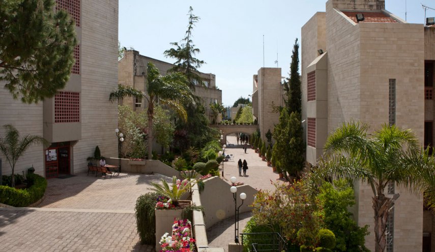 مستغرب جدا..في هذه الجامعة الشهيرة في بيروت، 