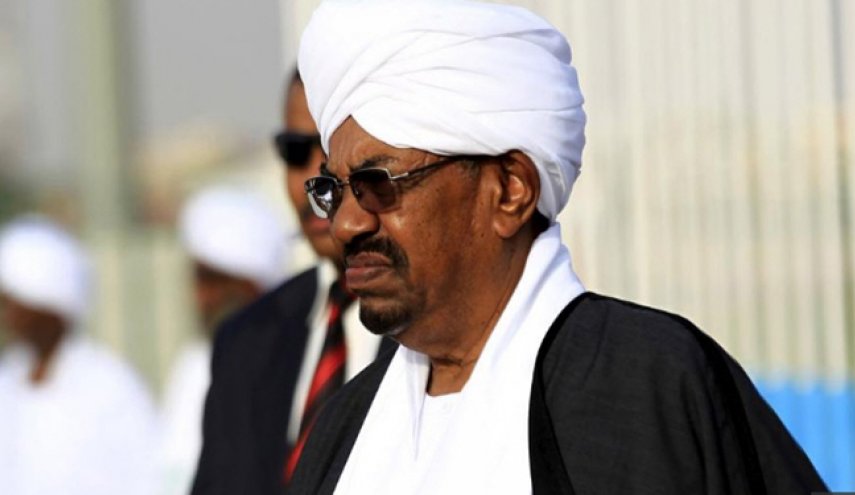 البشير يشكل مركزا لمحاربة الفساد ويحل ديوان المظالم العامة