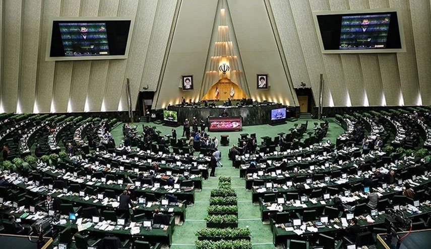 نشست کمیسیون اصل 90 با وزیر صمت و نمایندگان خودروسازان