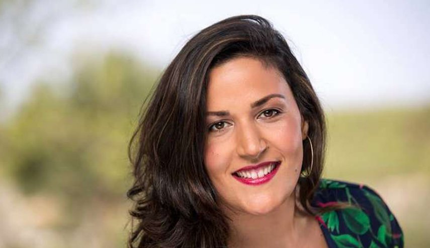 فنانة ’إسرائيلية’ تطلب الزواج من ولي العهد محمد بن سلمان