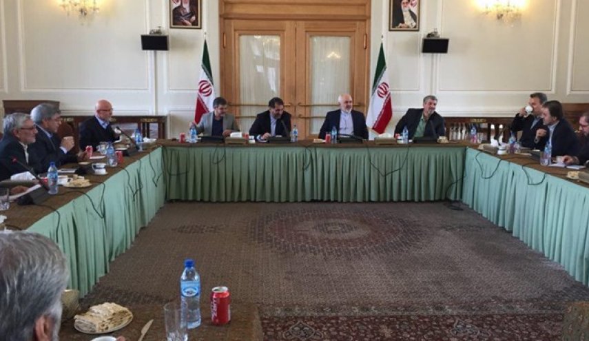 دیدار جمعی از نمایندگان مجلس با ظریف در وزارت خارجه
