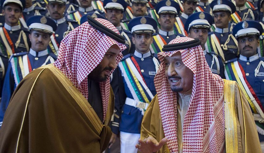 قلق شديد يساور الملك من تنامي الخلاف مع ولي العهد