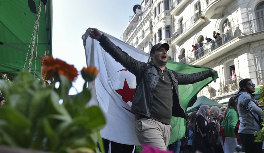 الجزایر در آستانه انفجار