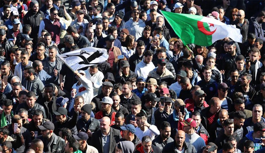 مسؤول حزبي: لم تكن لدينا الشجاعة لرفض ترشح بوتفليقة