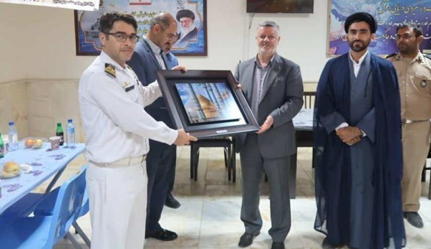 فرمانده نیروی دریایی ارتش از پایگاه دریایی پسابندر بازدید کرد
