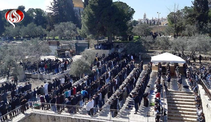 حضور 40 هزار فلسطینی در نماز جمعه مسجدالاقصی