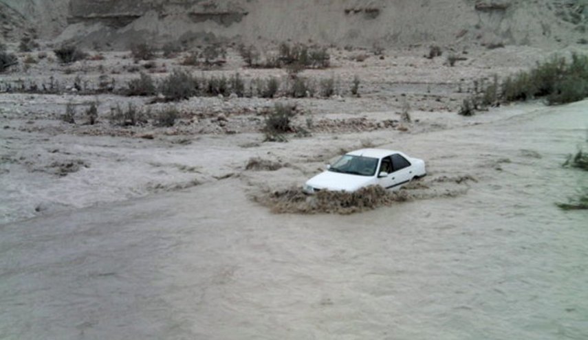 جاده شهرکرد - اندیکا در خوزستان زیر آب رفت