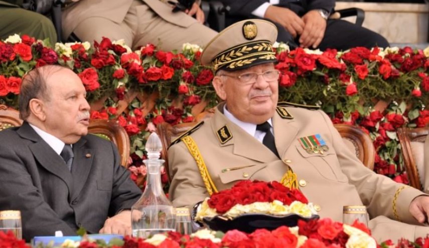 على ماذا تنص المادة 102 من الدستور الجزائري؟