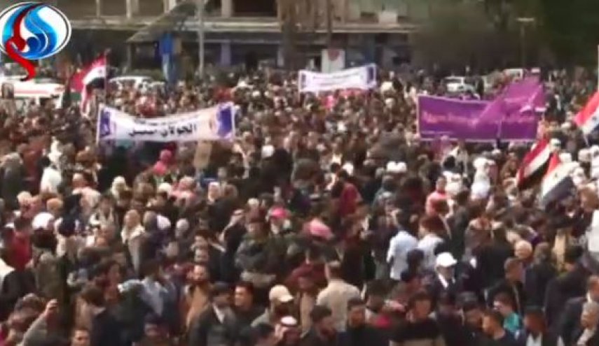 تظاهرات گسترده شهروندان سوریه در محکومیت اقدام ترامپ