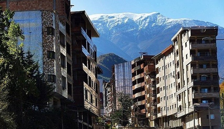 انحراف‌ مسیر آب‌های سطحی به علت ساخت و سازهای غیرمجاز