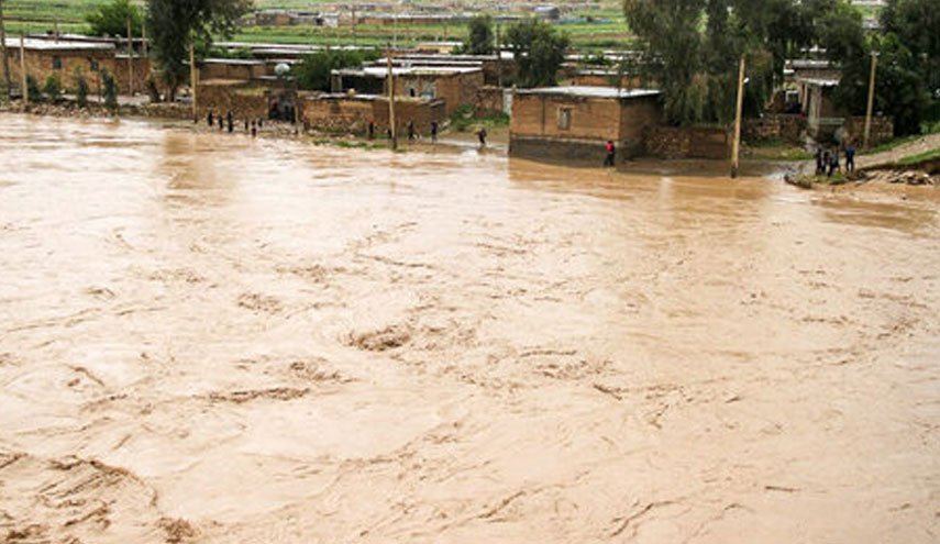 سیل شهروندان را در پل‌دخترپل‌ محاصره کرده است