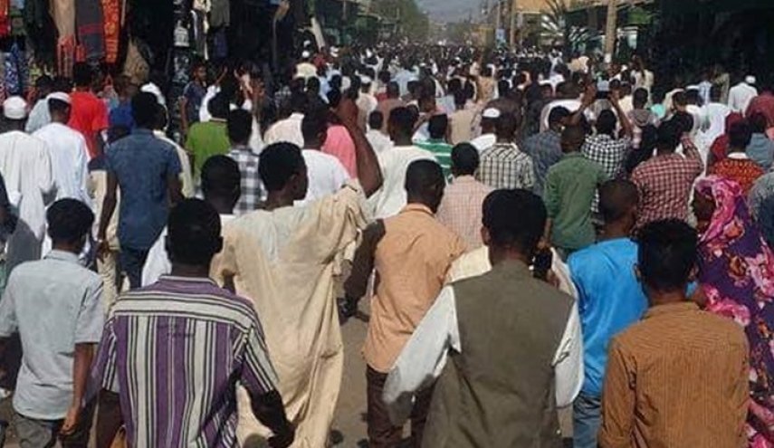 تظاهرات گسترده سودانیها علیه البشیر 

