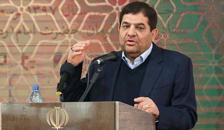 مقام معظم رهبری ۱۰۰۰۰ بسته لوازم خانگی به سیل زدگان لرستان هدیه دادند 