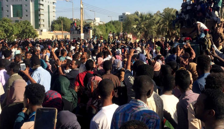 قوى معارضة سودانية تدعو إلى تنحي البشير
