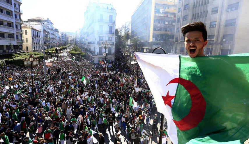 پارلمان الجزائر «عبدالقادر بن صالح» را رئیس‌جمهور موقت انتخاب کرد
