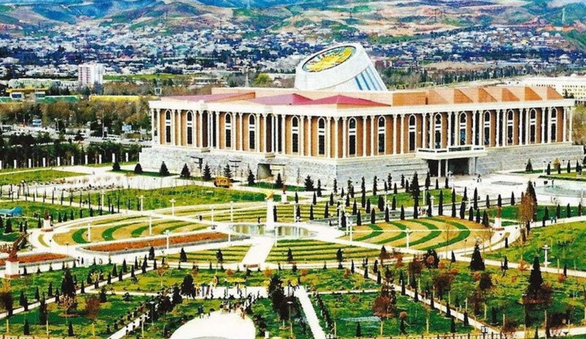استادان جهانی ادبیات فارسی خواستار بازگشت خط پارسی به تاجیکستان شدند/ الفبای سیریلیک مانع ارتباط مکتوب تاجیکان با فارسی زبانان جهان است