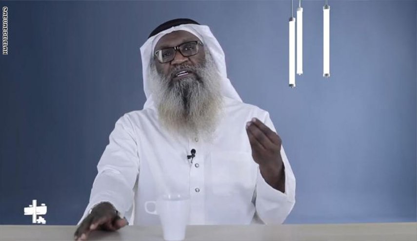 عندما يتقلب الكلباني تبعا لمشتهى أسياده!