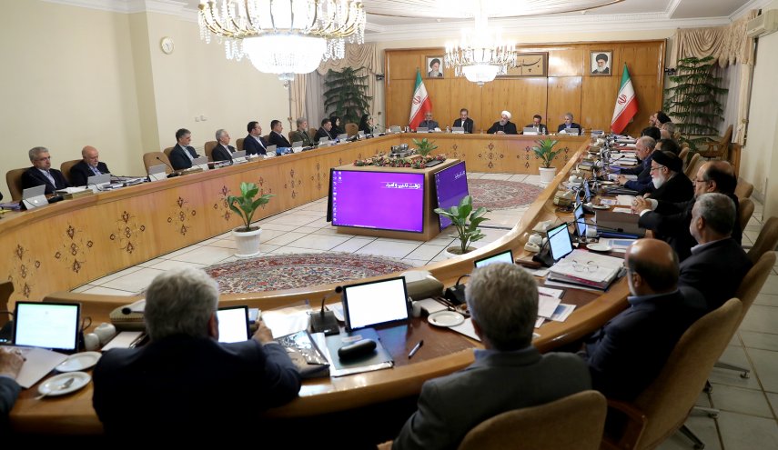 میزان افزایش ضریب حقوق کارکنان دولت در سال ۱۳۹۸ مشخص شد/ اصلاح مصوبه پرداخت کمک بلاعوض و تسهیلات بانکی برای جبران خسارات ناشی از سیل