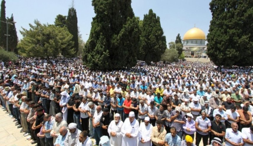 40 ألفًا يصلون الجمعة بالمسجد الأقصى