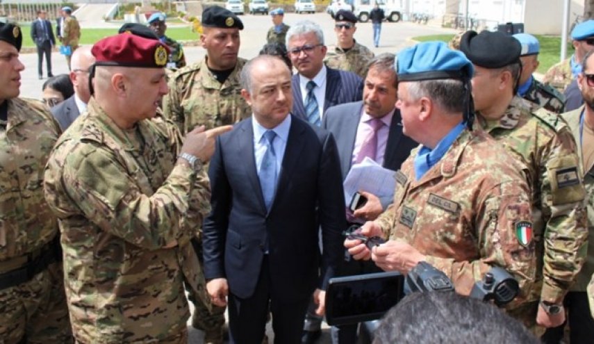 وزیر دفاع لبنان در مرز فلسطین اشغالی با مدیرکل یونیفل دیدار کرد
