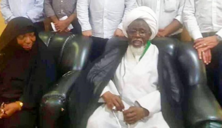 جدیدترین تصویر از رهبر دربند شیعیان نیجریه/  حضور تیم پزشکی در محل اسارت برای اولین بار