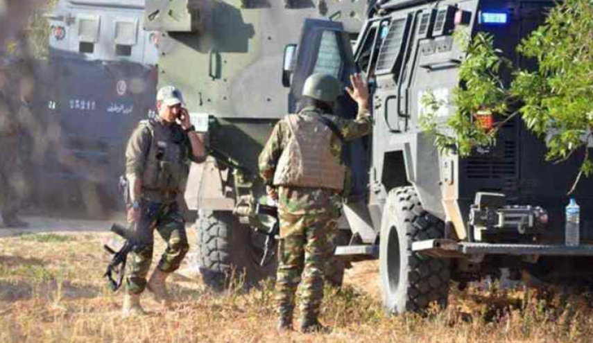 الجيش التونسي يتعقب عناصر إرهابية إثر وفاة عسكري في انفجار لغم
