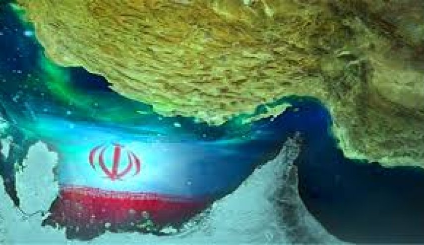 پست اینستاگرامی ظریف بر فراز خلیج فارس
