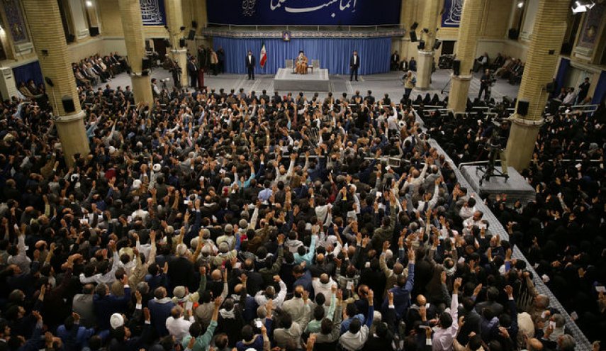 هزاران نفر از معلمان سراسر کشور با رهبر انقلاب اسلامی دیدار کردند
