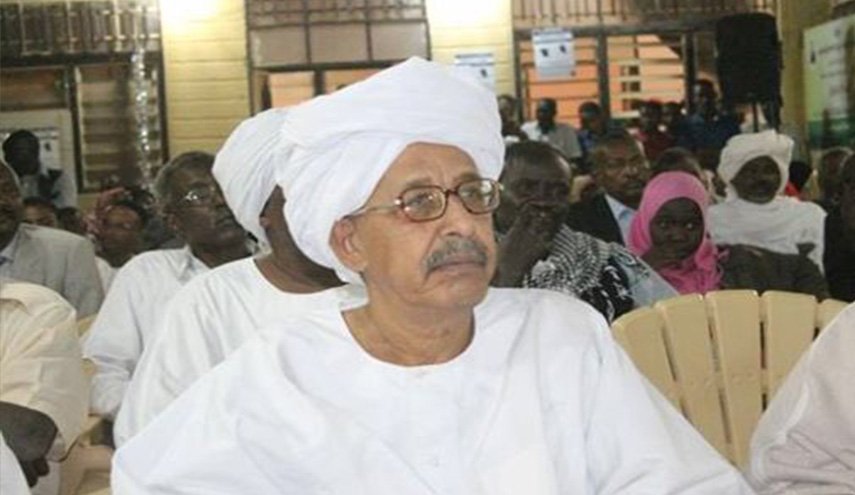 مخطئ من ظن يوما أن للثعلب دينا.. رد سوداني قاسٍ على قرقاش